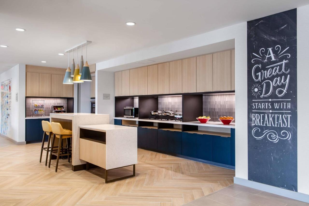 Hotel Towneplace By Marriott Milwaukee West Bend